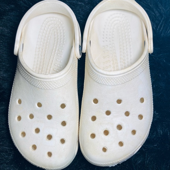 Sold: Crocs - Picture 3 of 4